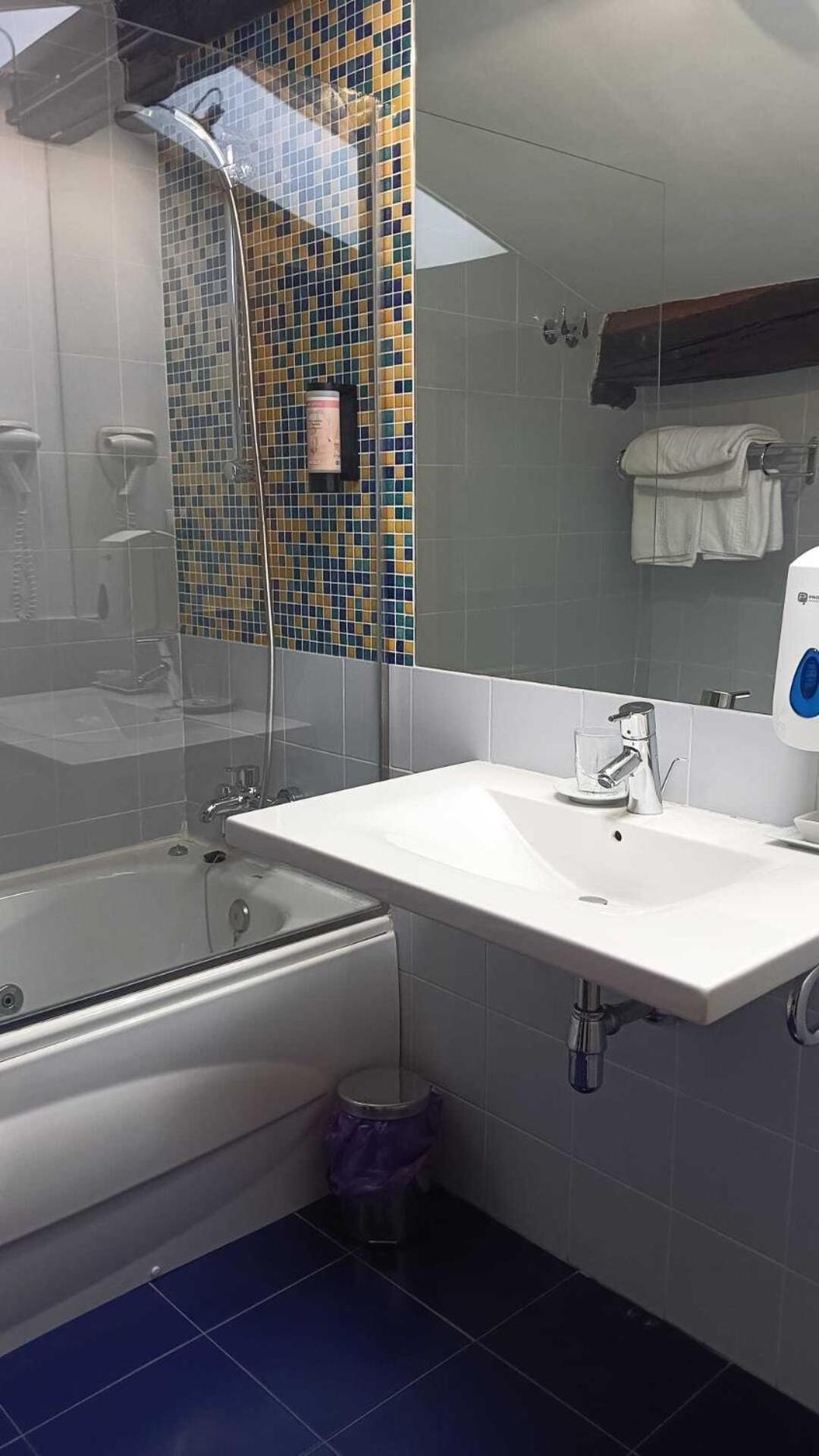 Gastro Hotel La Giraldilla Liérganes Cameră foto